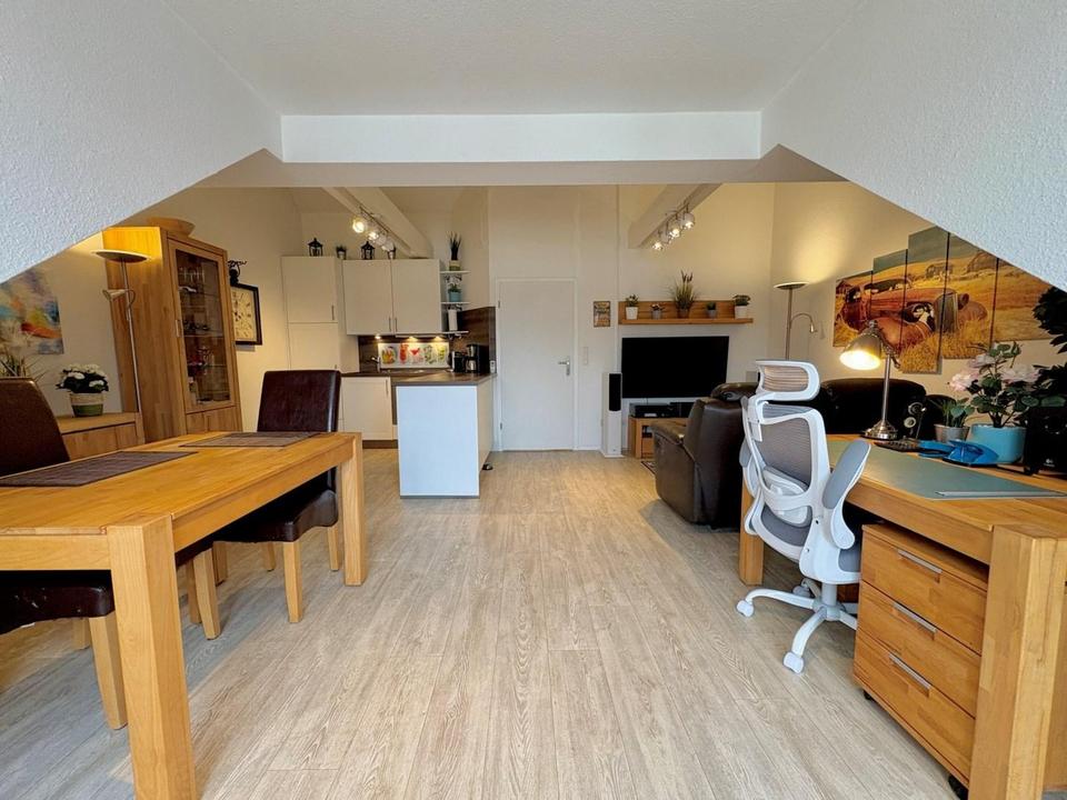 Liebevoll möblierte 2-Zimmerwohnung mit Balkon – bezugsfrei, ruhig & mitten in Fürth – Bild 8