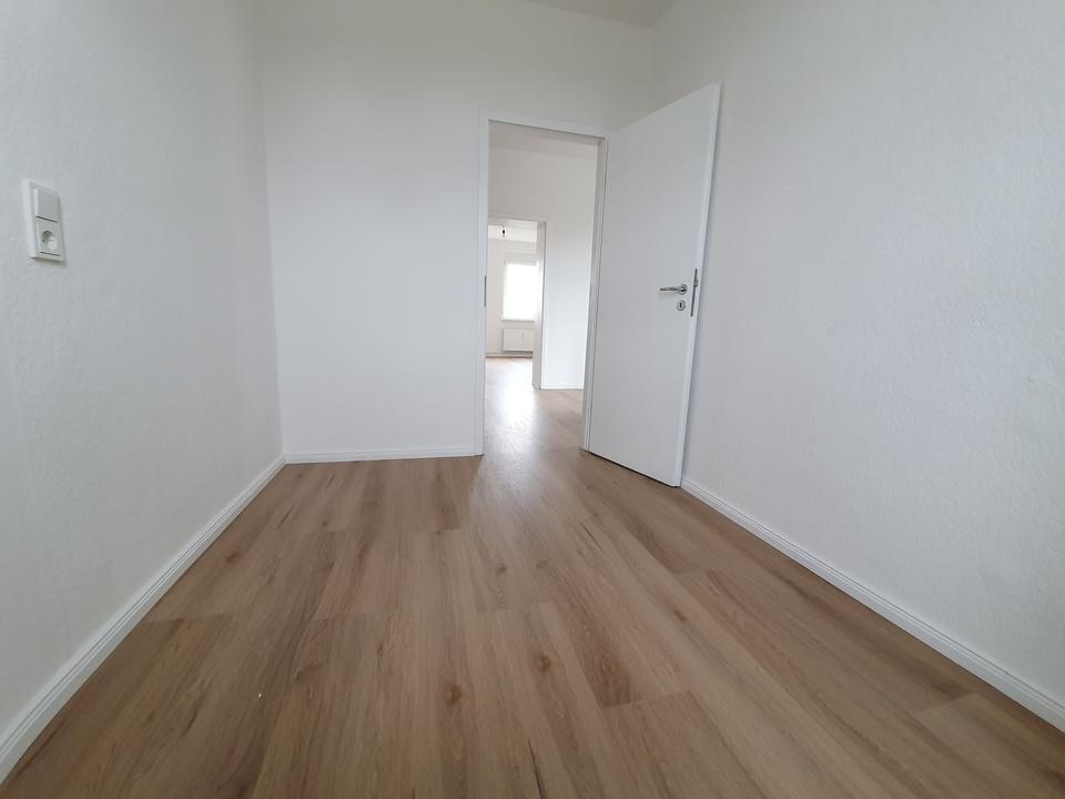 Große 2,5-Zimmer-Wohnung in Velten mit EBK, Tageslichtbad & Stellplatz (Wallbox-Option) – Bild 12