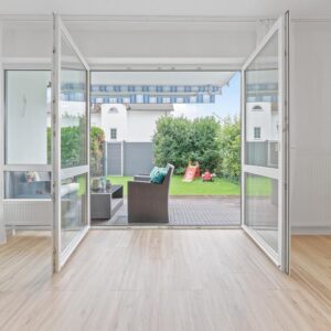 Lass die Sonne rein: Bezugsfreies Reihenhaus in Nürtingen-Enzenhardt frisch renoviert