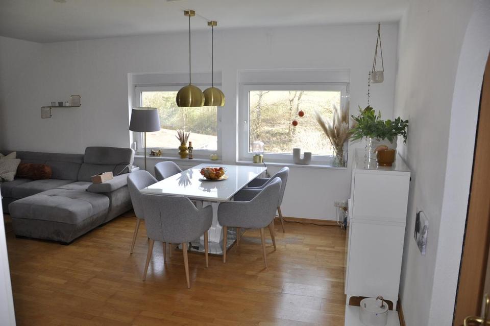 Moderne 3-Zimmer-Dachgeschoss-Maisonettewohnung mit Terrasse und Einzelgarage! – Bild 2
