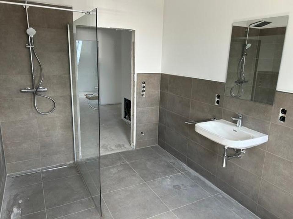 infamilienwohnhaus mit zwei Wohneinheiten, Geräteraum – Bild 6