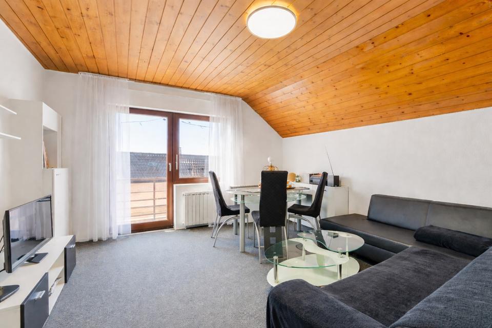 Helle 3-Zi. Wohnung mit großem Südbalkon + Stellplatz in attraktiver Lage *PROVISIONSFREI*