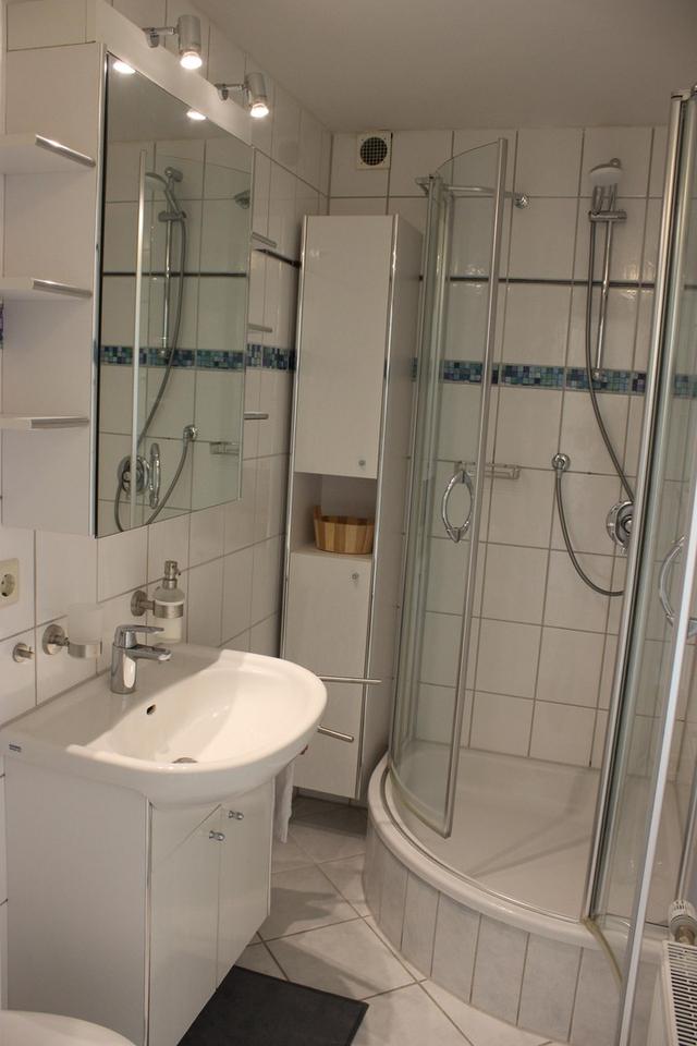 Möblierte 1.5-Zi-Wo mit Balkon und Garten – Bild 18