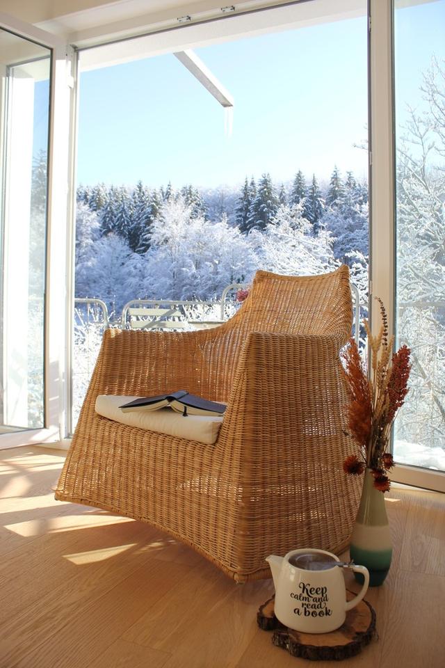 Möblierte 1.5-Zi-Wo mit Balkon und Garten – Bild 2