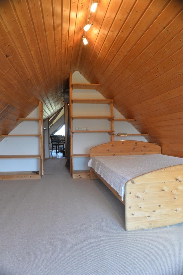 Ökologisch gebautes Holzhaus mit großem Nebengebäude – Bild 31