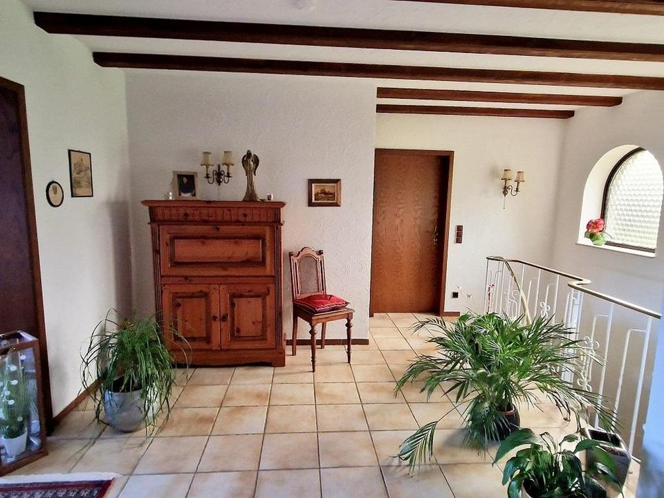 Großzügiges Einfamilienhaus mit Einliegerwohnung in toller Lage – Bild 19