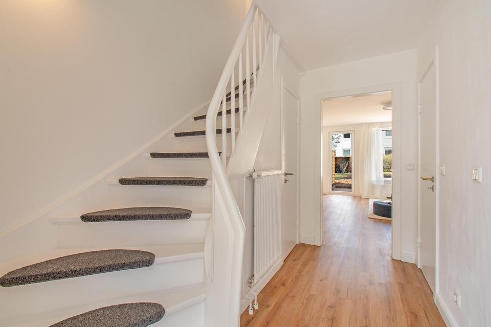 Modernisiertes, familienfreundliches Reihenhaus mit schönem Garten und Garage! – Bild 5