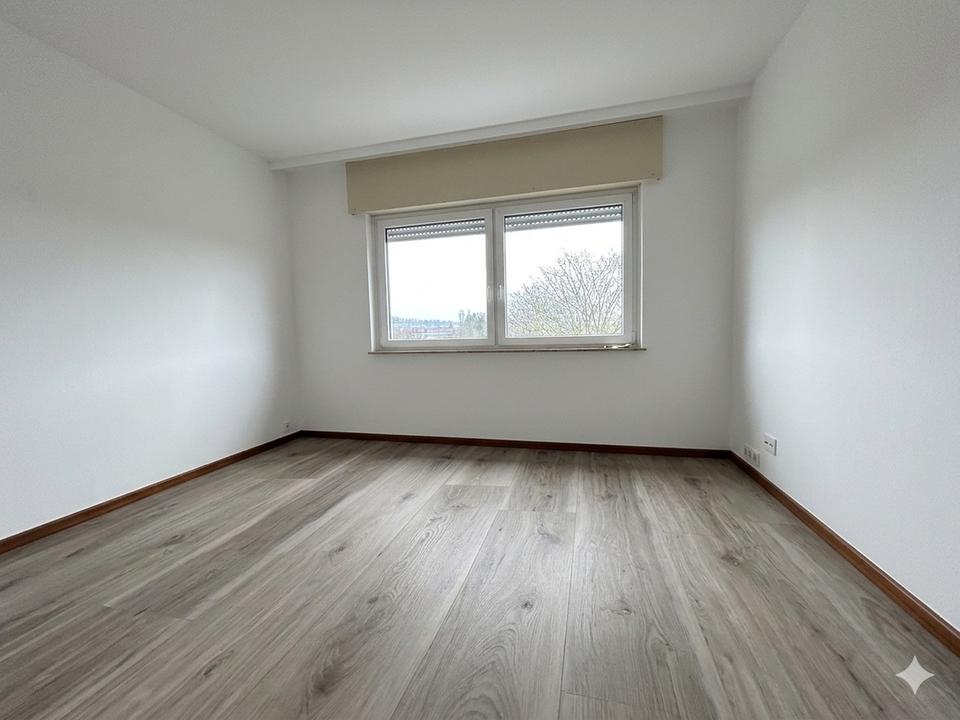 Penthouse | sehr gute Infrastruktur und Lage | riesen Balkon | inkl. Küche | S-Bahn 2 Gehmin – Bild 12