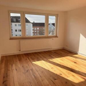 Frisch renovierte 3-Zimmer-Wohnung mit Balkon nahe Blücherplatz und Förde