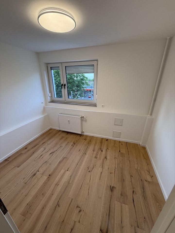 Neu renovierte 3 Zimmer Wohnung für Singles, Familien oder Kapitalanleger – Bild 12