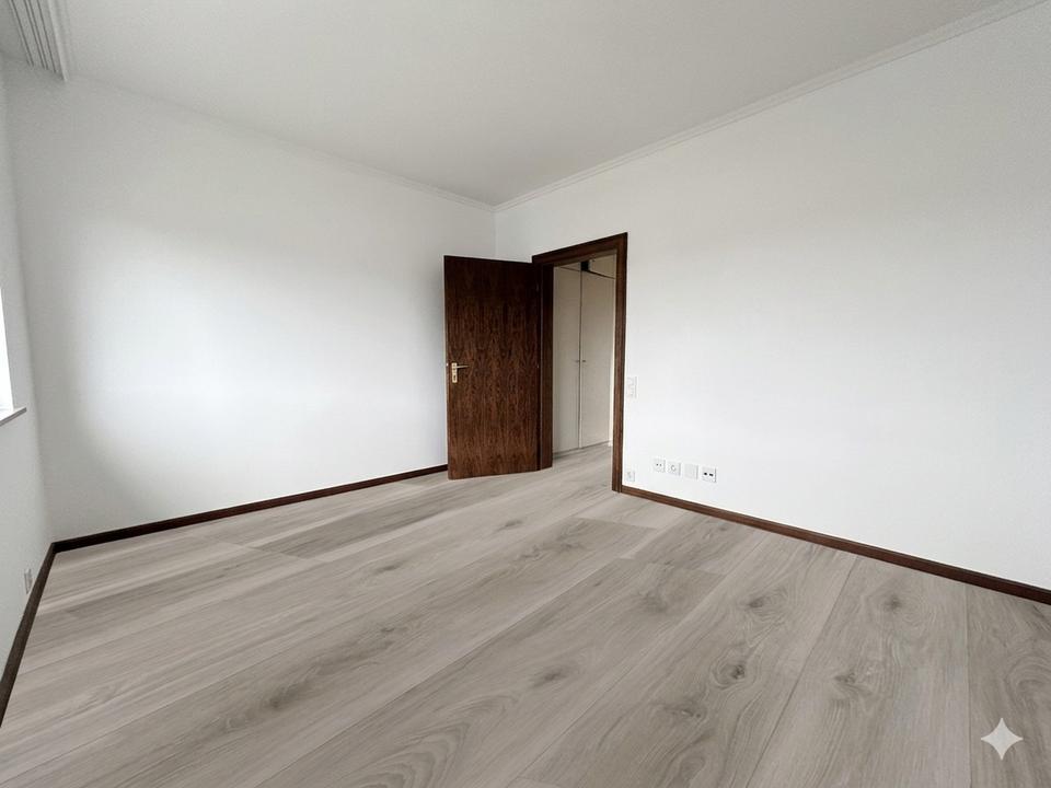 Penthouse | sehr gute Infrastruktur und Lage | riesen Balkon | inkl. Küche | S-Bahn 2 Gehmin – Bild 13