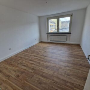 Großzügiges Wohnen in Dortmund: Kernsanierte 100 qm EG-Wohnung mit Balkon in der Rheinischen Straße