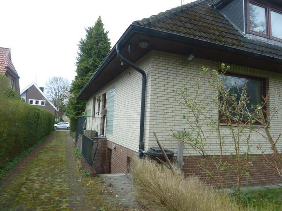 PLZ 22399 Großes Einfamilienhaus in Top Lage in Hamburg Poppenbüttel – Bild 4