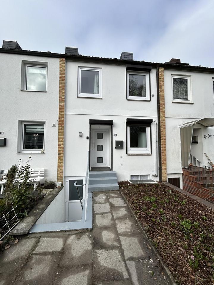 Modernisiertes, familienfreundliches Reihenhaus mit schönem Garten und Garage! – Bild 11