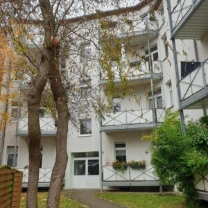 Neu renovierte/sanierte Zweiraumwohnung in Stadtfeld-Ost