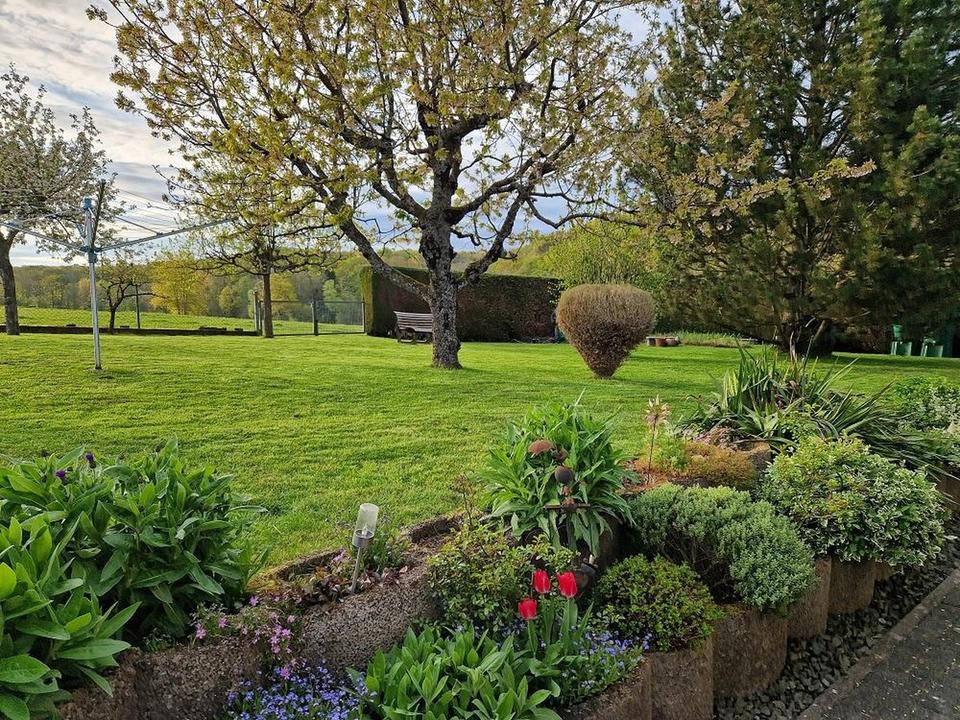 Großzügiges Einfamilienhaus mit Einliegerwohnung in toller Lage – Bild 17