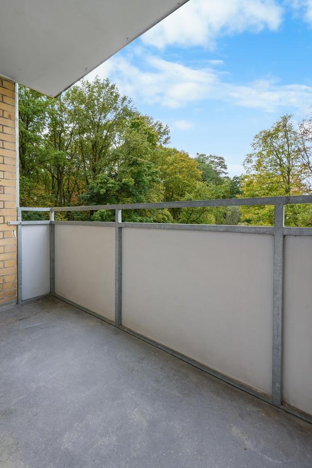 Erstbezug nach Sanierung: 2-Zimmer Wohnung mit Einbauküche und Balkon – Bild 6