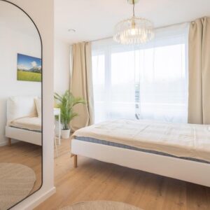 Erstbezug nach Sanierung: 2er-WG mit Balkon in München