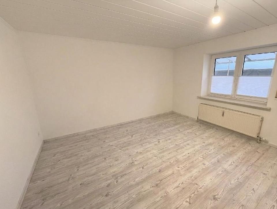 Großzügige 4-Zimmer-Wohnung mit Tageslichtbad in Neuberg-Ravolzhausen – Bild 6