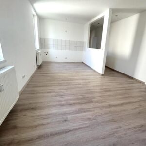 Familienwohnung | 4 Zimmer mit 94,9 m², Bad mit Wanne & Dusche, 1 Monat frei